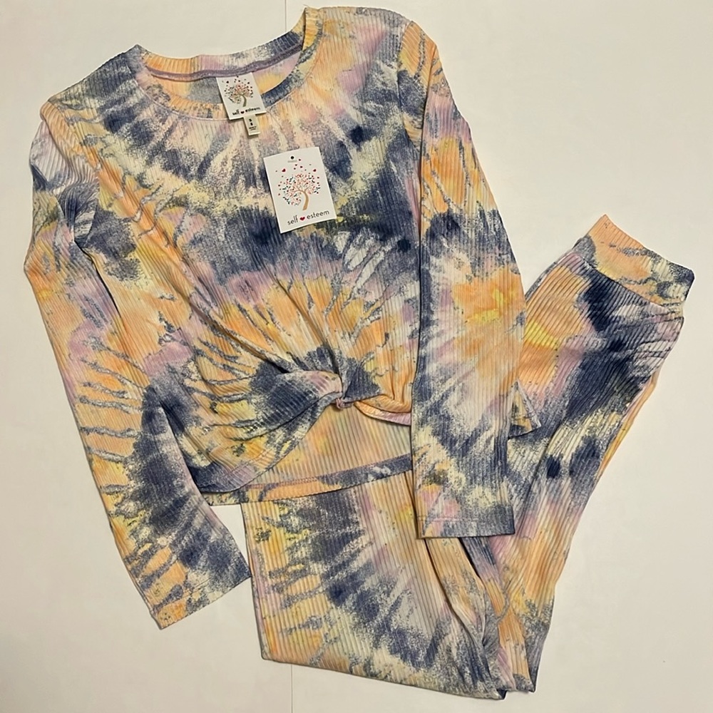 Tie dye Long sleeve top with jogger pants - NWT- Size 8